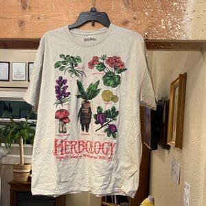 Warner Bros. Herbology Tee - Cream